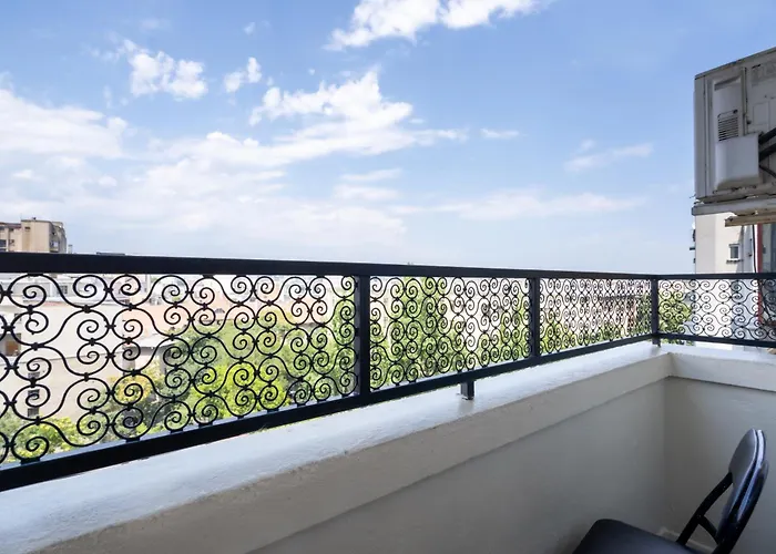 Downtown By Urbanesq *