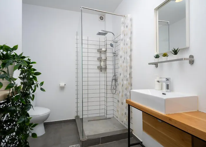 Downtown By Urbanesq * Бухарест